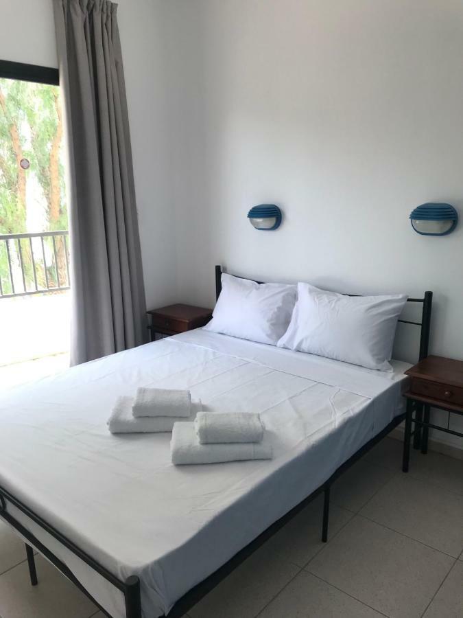 Athinas Court Aparthotel Paphos Bagian luar foto